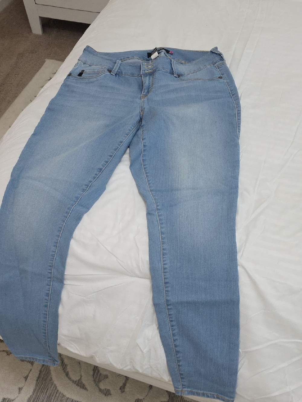 Torrid Light Wash Skinny Jeans – Pale Blue 14XT